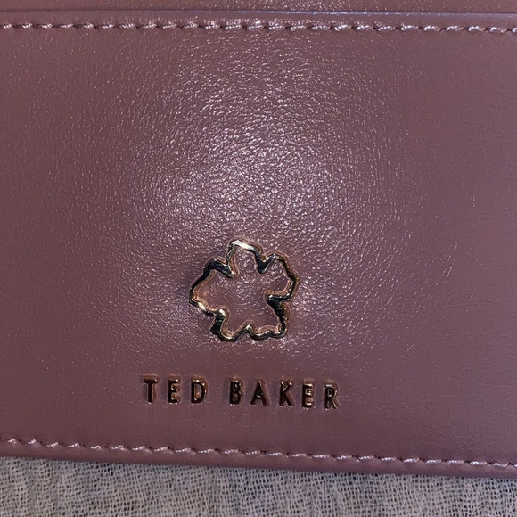 TED BAKER LONDON Jorjana Flower Eyelet Leather Zip Card Holder - Picture 5 of 11